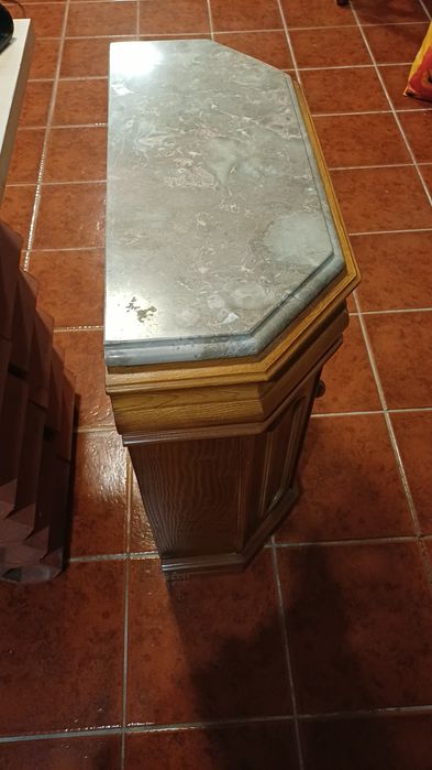 Sapateira com pedra mármore