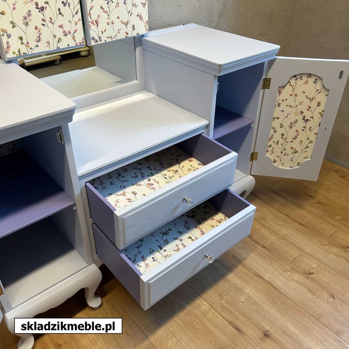 220325 Błękitna toaletka po metamorfozie