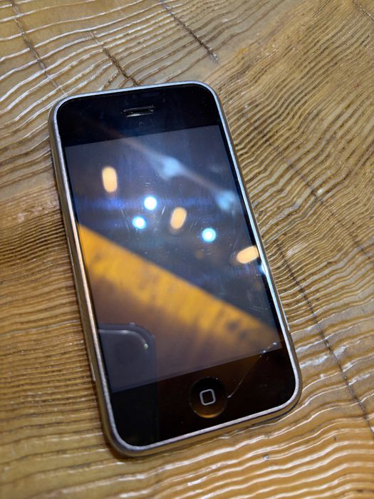 Iphone 4 и Iphone 2g