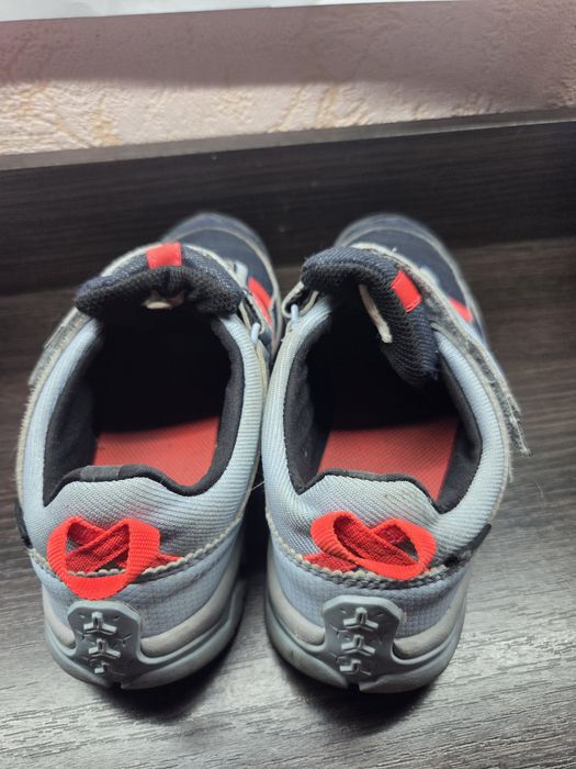 Кроссовки трекинговые на девочку Quechua