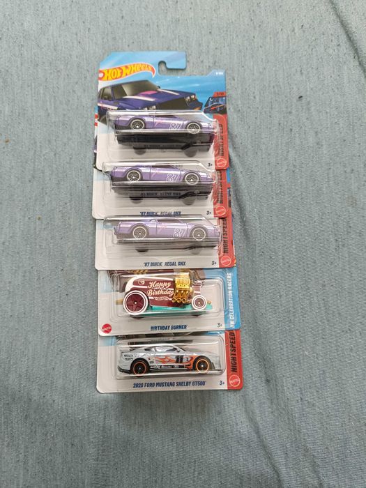 Sprzedam samochody hot wheels