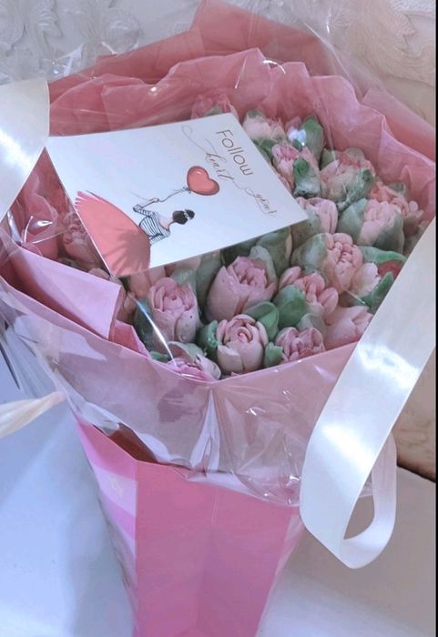 Зефирные наборы в коробке . Цветы из зефира на подарок .