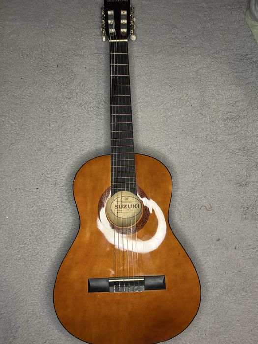 Guitarra Suzuki