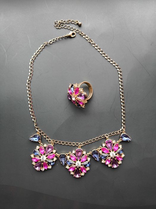 Комплект біжутерії. Кольє квітки.