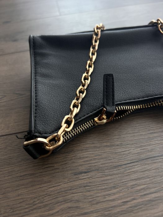 Маленька чорна сумочка Mango