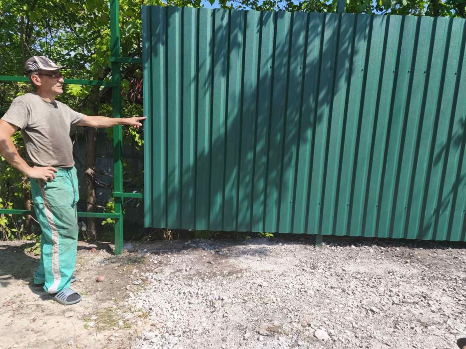 Установка заборов из профильного листа