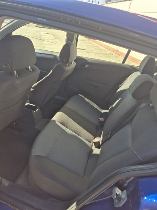Opel Astra H 2004 1,6 benzyna