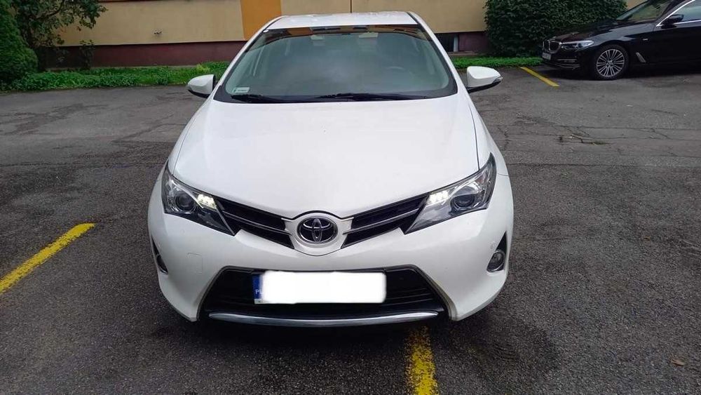 samochód Toyota Auris