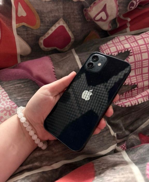 iPhone 12. 128 ГБ, 79%