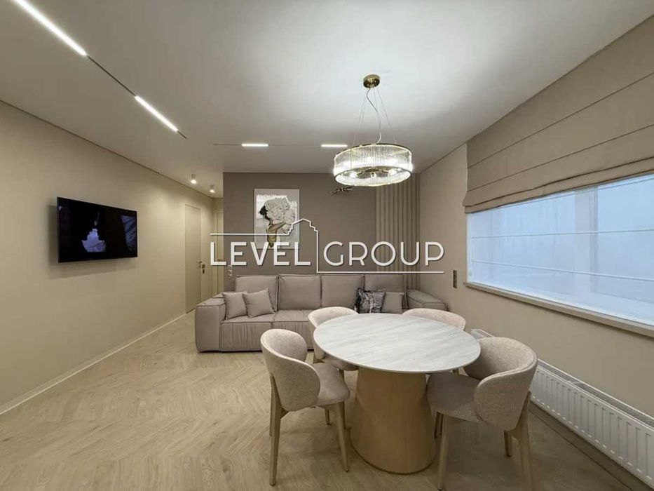 2-х к квартира в ЖК «Варшавський-2» біля ТРЦ Retroville вул. О.Олеся 9