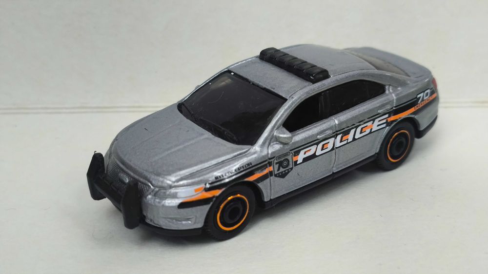 Машинка Ford Police Interceptor Matchbox