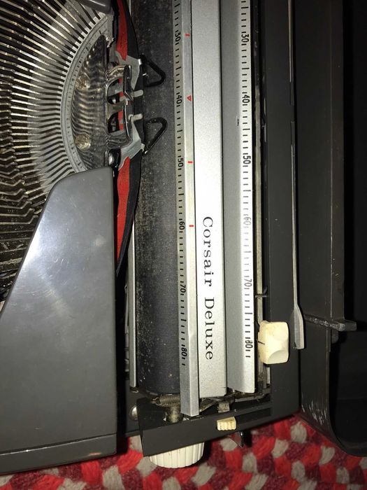 Máquina de escrever portátil Smith Corona Corsair