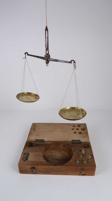 Balança de precisão de Séc. XIX