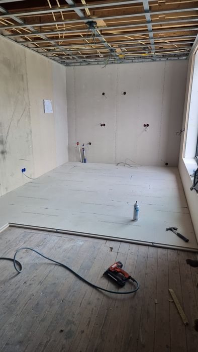 Гипсокартоные, и плиточные работы.