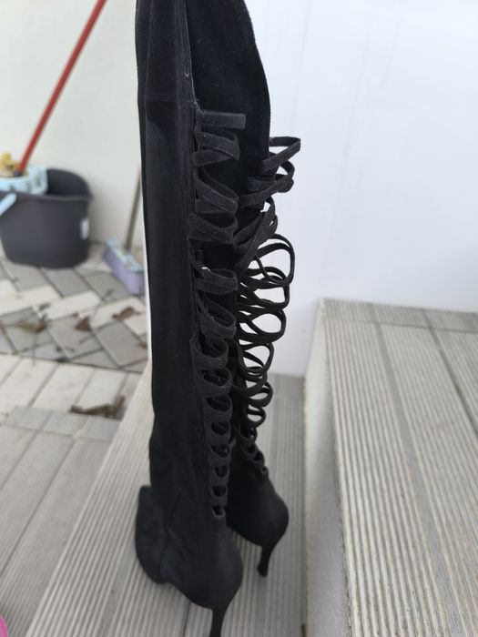 Botas cano alto pretas