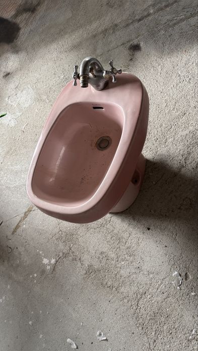 Bidé Sanitana cor-de-rosa - loiça sanitaria