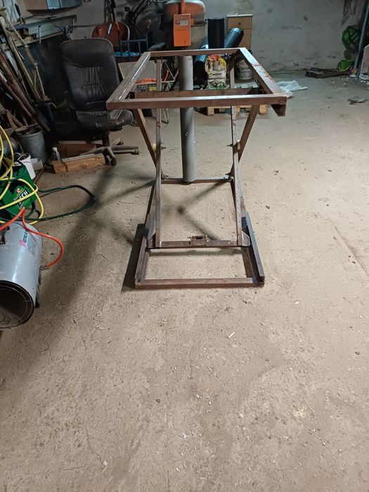 Stoł nożycowy podnoszony stolarski warsztatowy