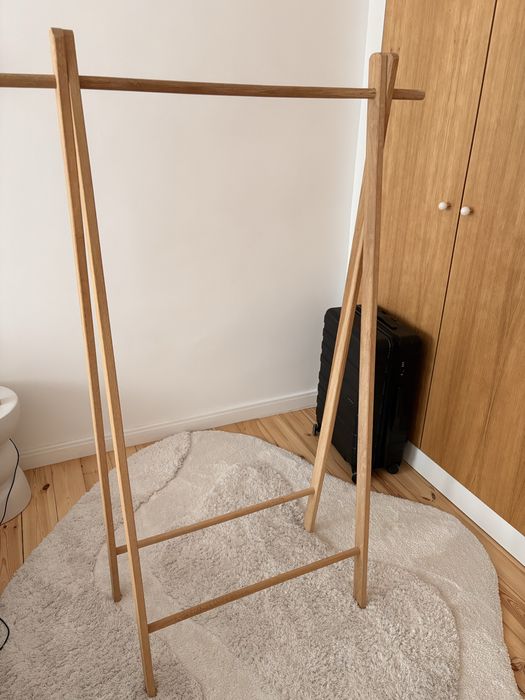Wieszak stojący drewniany zara home