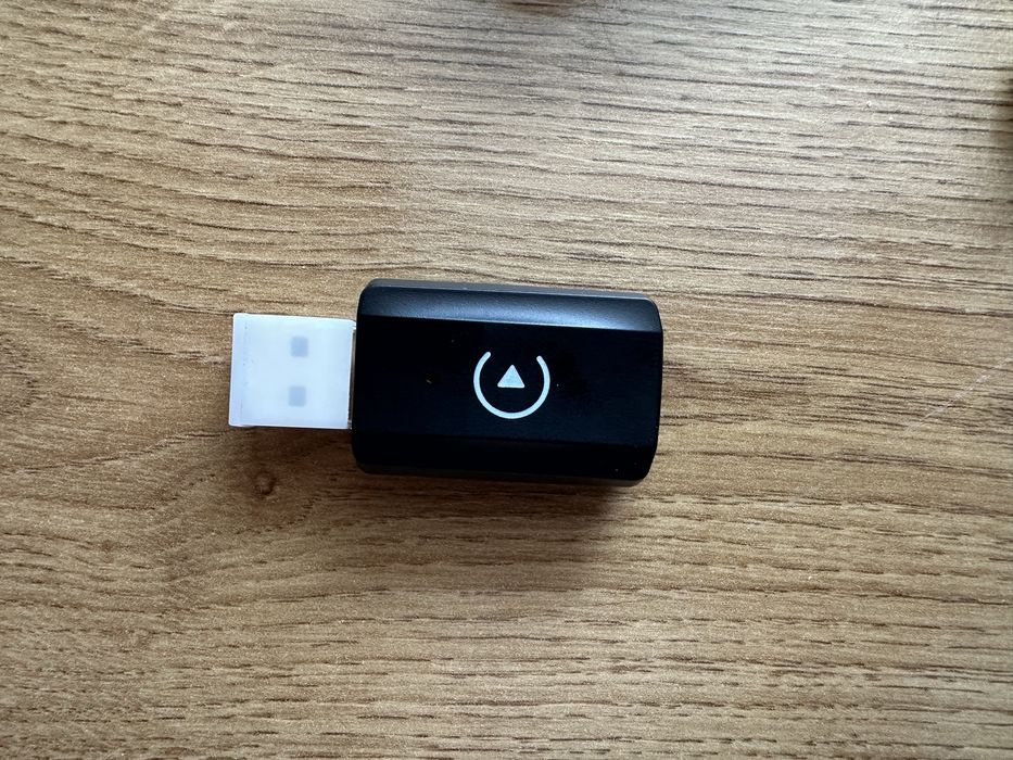 Bezprzewodowy adapter Apple CarPlay MSXTTLY