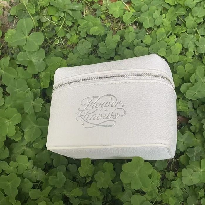 Flower Knows Kosmetyczka biała PU skórzana 13×9×10 cm organizer.