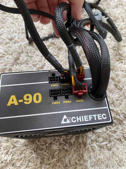 Блок живлення Chieftec 750w, 90% gold. На пломбах та гарантії