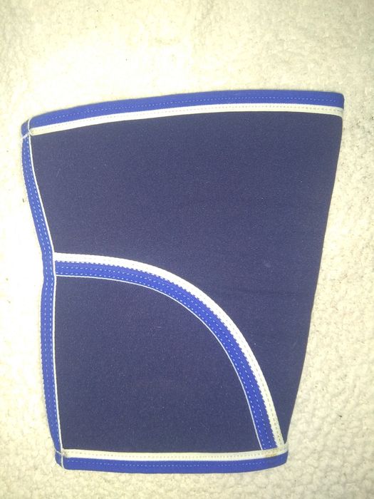 Неопреновый наколенник отрез коленного сустава