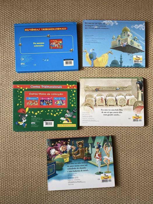 Vários livros a 3 dimensões / Pop up