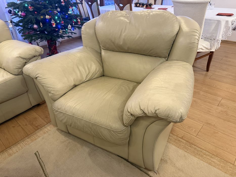 Zestaw wypoczynkowy ze skory bezowy