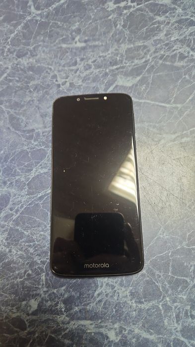 продам 2  телефон Motorola E5 plus