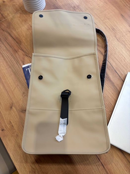 Nowy Rains plecak beżowy - backpack. Teraz tylko 149 zł!
