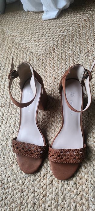 Buty na koturnie na lato