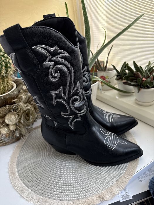 Казаки жіночі нові