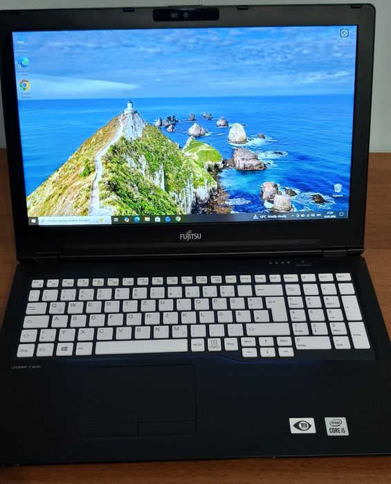 Fujitsu U7510; 7U15A1"15.6""FullHD" ОЗУ-8gb,SSD256gb