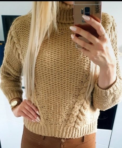 Sweterek z golfem nude beż piękny warkocze cieplutki gruby akryl