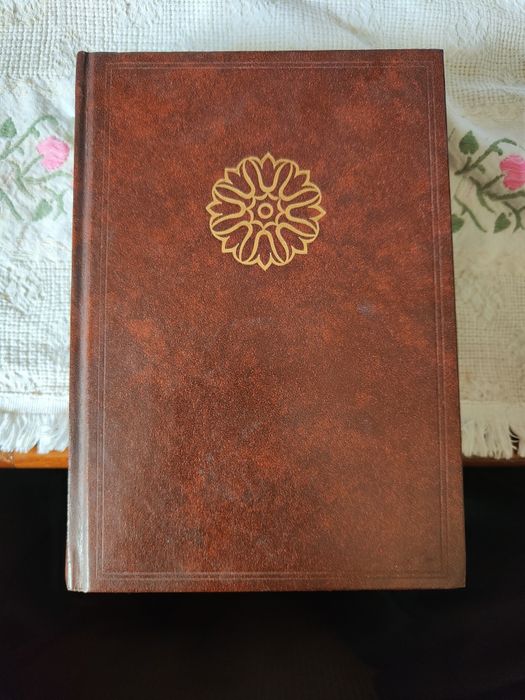 Livro Condensado com 4 Histórias e Ilustrações