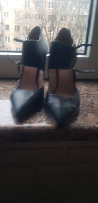 босоніжки.закриті