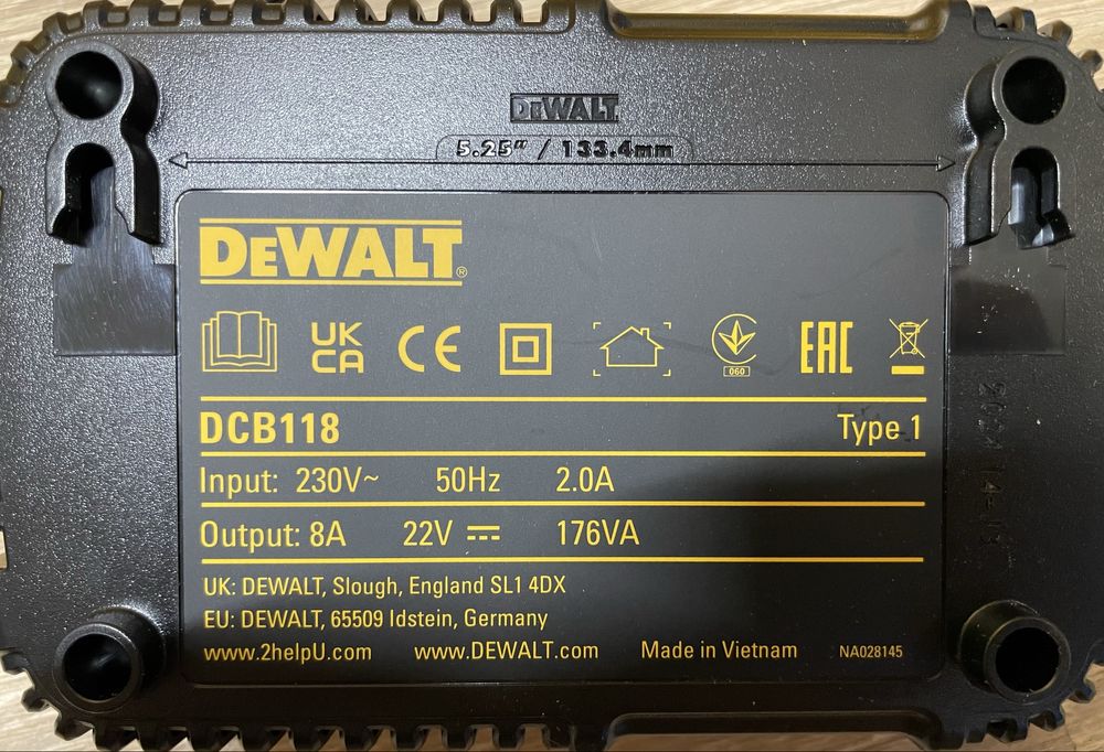 DeWalt DCB1104/DCB116/DCB118/зарядні станції деволт 220в