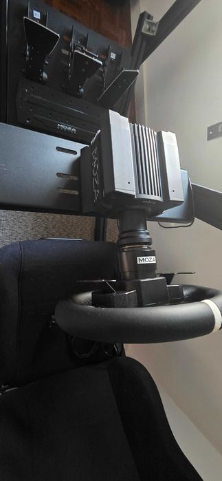 Moza Sim Racing Cockpit Completo