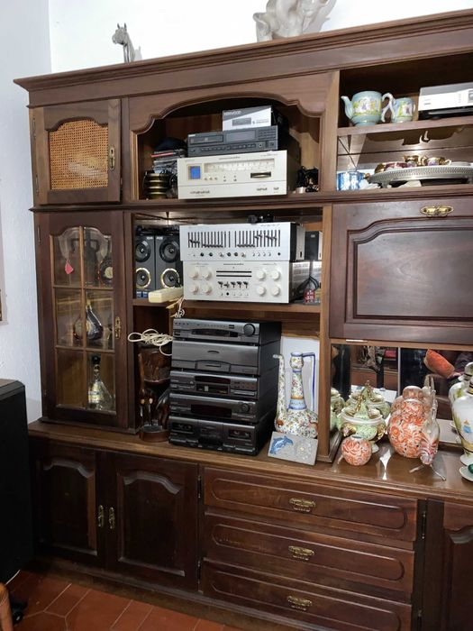 Bela Estante/Móvel/Antiguidade/Vitrine/Louceiro/Garrafeiro. Castanho