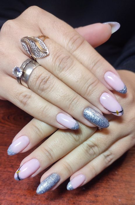 Хочете  собі нігті тоді вам до мене