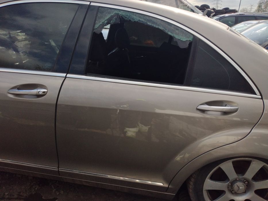 Drzwi lewe Tył Mercedes W221.