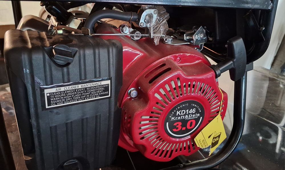 Бензиновый генератор