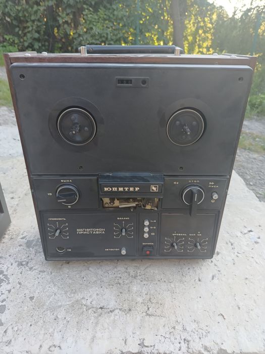 Юпитер. Магнітофон бобінний.