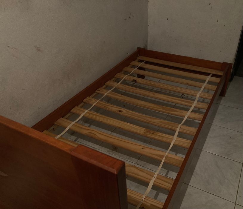 Cama de solteiro madeira