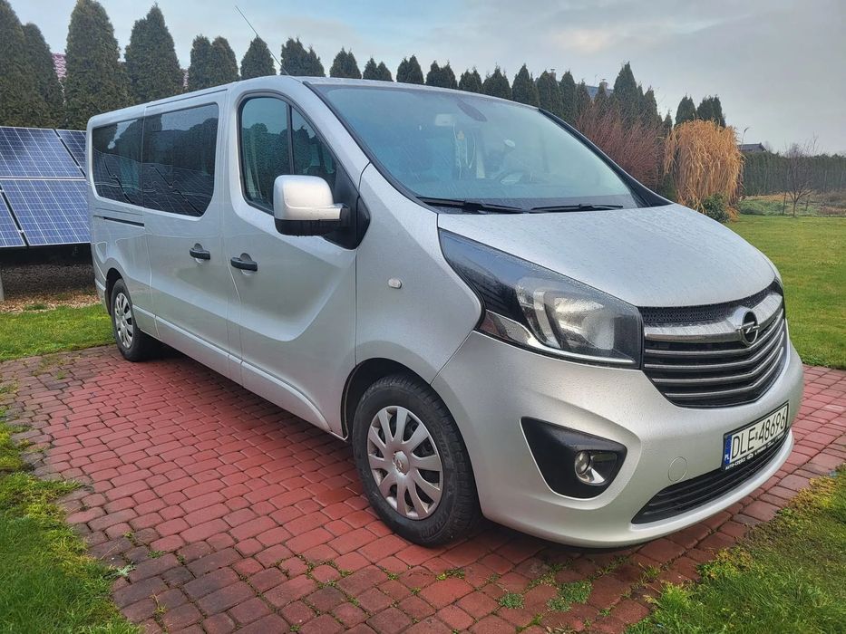 Opel Vivaro Opel vivaro 1.6 biturbo long Salon Polska