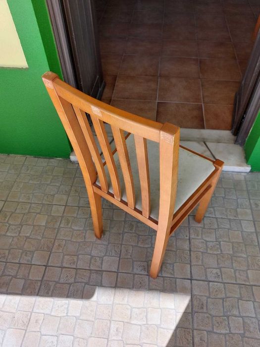 Mesa extensível em madeira maciça (4 a 8 lugares) e 4 cadeiras!!