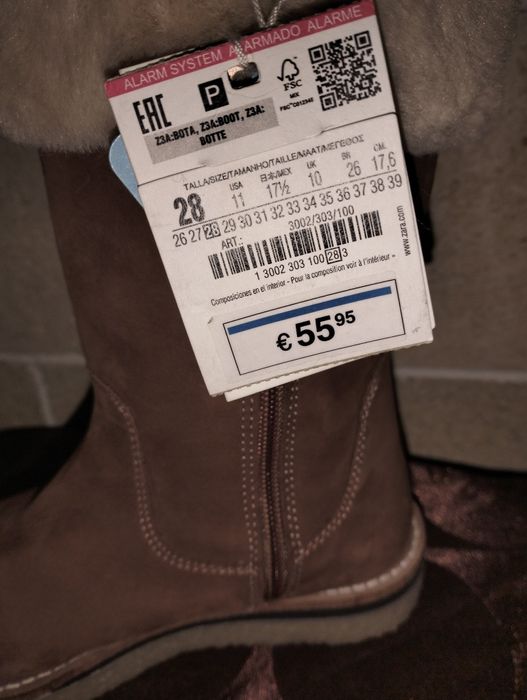 Дитяче нове Брендові взуття.