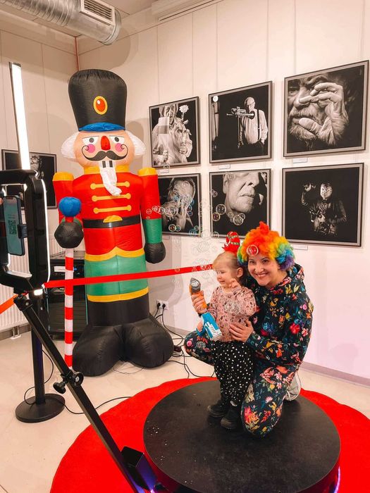 Atrakcje na Wigilię Firmową warsztaty, fotobudka Ai,  wizyta grincha