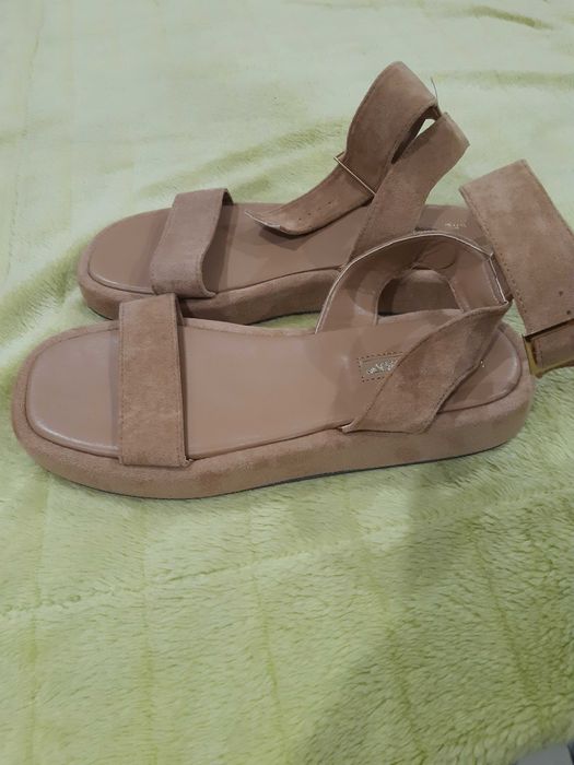 Sandálias beges Primark