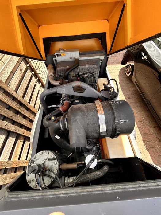 Sprężarka Śrubowa kompresor Atlas Copco XAS 137